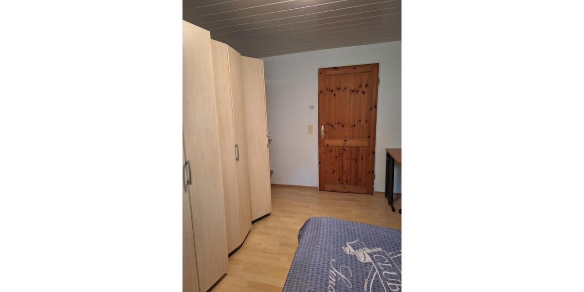 Zimmer zu vermieten, monats- oder tageweise für 16 Euro, alles in 1 zimmer