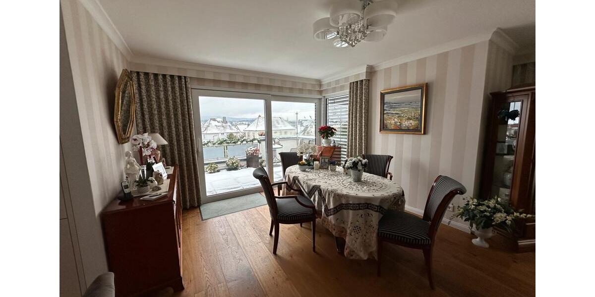 Einfamilienhaus Detmold - 3 Zimmer, 142 m&sup2;, 2.200&euro; | Angebot:24653431