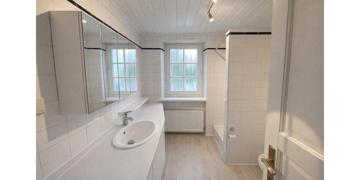 Einfamilienhaus Walluf - 3 Zimmer, 138 m&sup2;, 1.750&euro; | Angebot:26020254