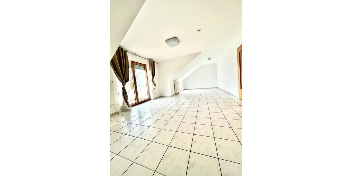 Dachgeschoßwohnung Bad Kissingen - 2.5 Zimmer, 78 m&sup2;, 700&euro; | Angebot:26536099