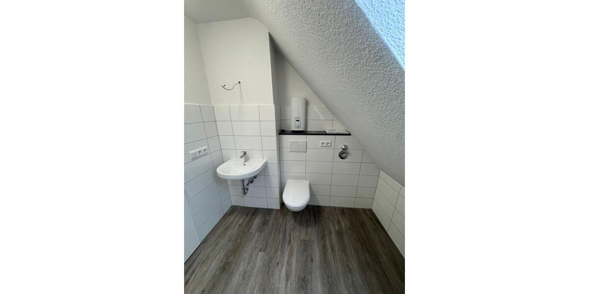 Dachgeschoßwohnung Langenfeld (Rheinland) - 2 Zimmer, 42 m&sup2;, 750&euro; | Angebot:26049841