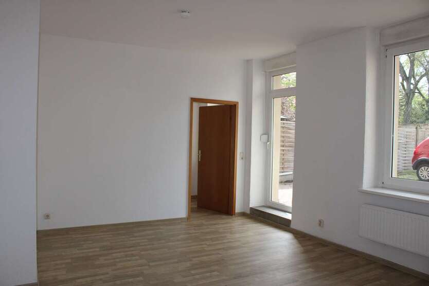 3 Zimmer-Wohnung mit separatem Eingang und Terrasse *ab sofort verfügbar* 3 zimmer