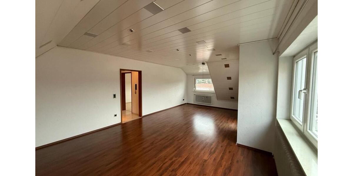 Dachgeschoßwohnung Unterreichenbach - 3 Zimmer, 90 m&sup2;, 1.050&euro; | Angebot:24625495