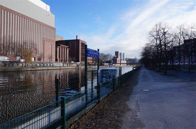 Helles Studio mit Balkon und Aufzug Besichtigung 03.11.2025 09:30 1 zimmer