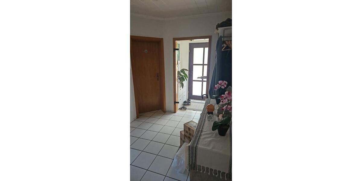 Etagenwohnung Merenberg - 5 Zimmer, 170 m&sup2;, 1.350&euro; | Angebot:26155183