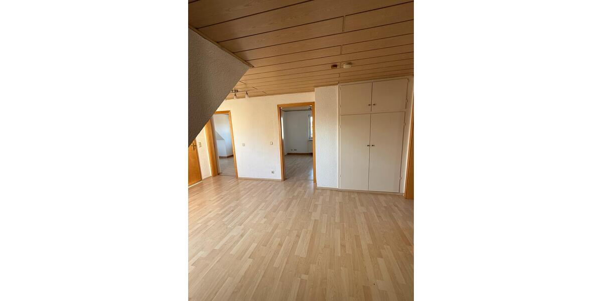 Dachgeschoßwohnung Amberg - 3.5 Zimmer, 90 m&sup2;, 700&euro; | Angebot:26321361