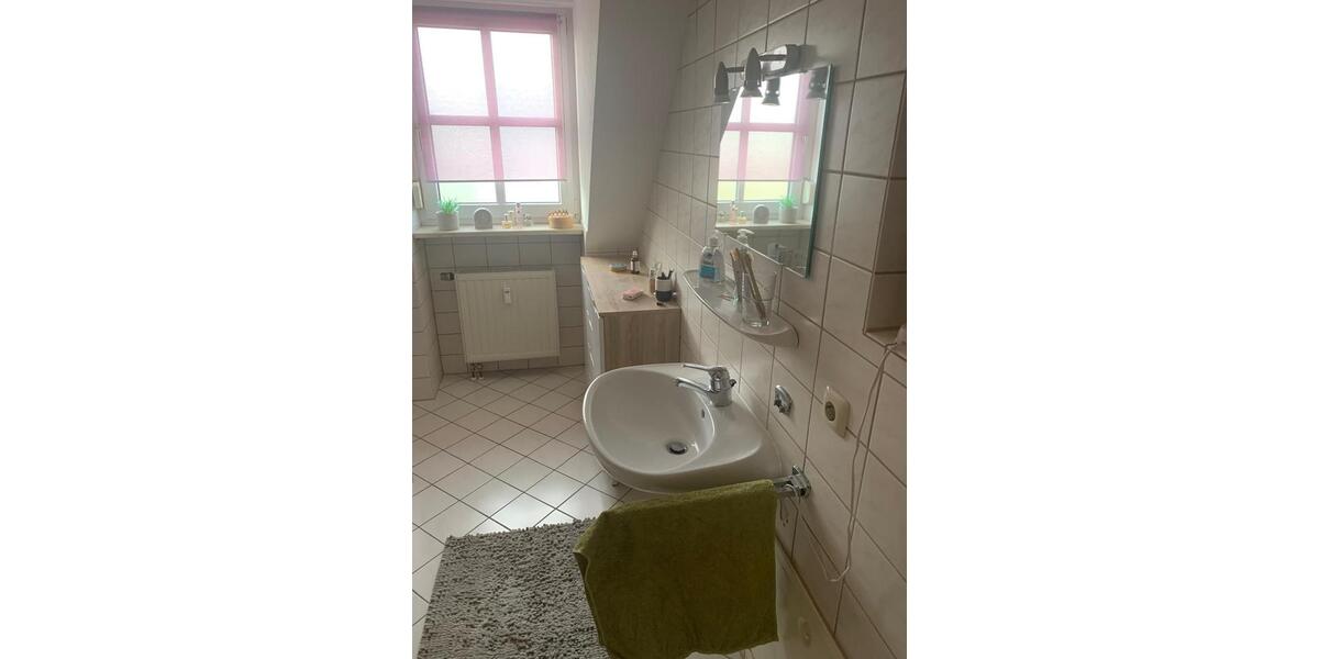 Dachgeschoßwohnung Hollfeld - 3 Zimmer, 80 m&sup2;, 520&euro; | Angebot:25648901
