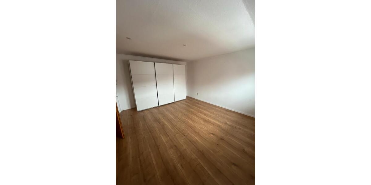 Etagenwohnung Erfde - 2 Zimmer, 90 m&sup2;, 650&euro; | Angebot:26395592