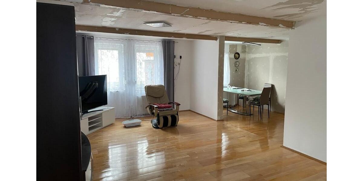 Einfamilienhaus Burbach - 5 Zimmer, 180 m&sup2;, 1.300&euro; | Angebot:26614751