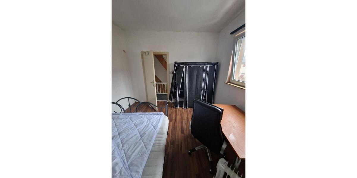 Wohnen auf Zeit Langenfeld (Rheinland) - 8 Zimmer, 150 m&sup2;, 550&euro; | Angebot:25550404