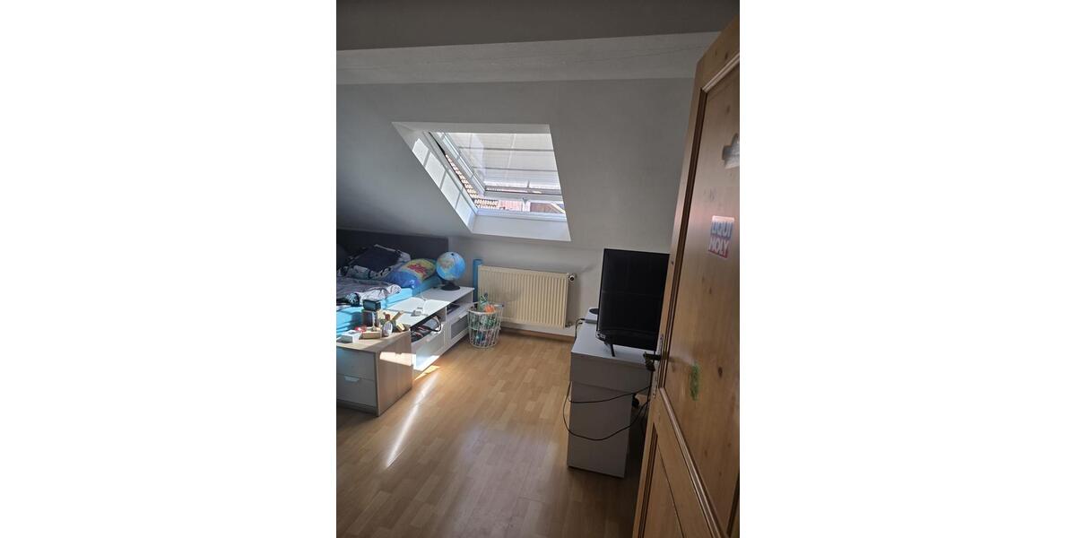 Dachgeschoßwohnung Bidingen - 4.5 Zimmer, 127 m&sup2;, 1.450&euro; | Angebot:26535676
