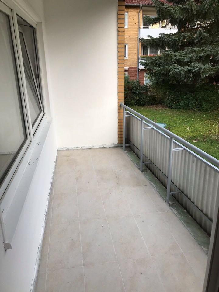 3 Zimmer Wohnung, Balkon u. Garten, Einbauküche,Tageslichtbad- G zimmer