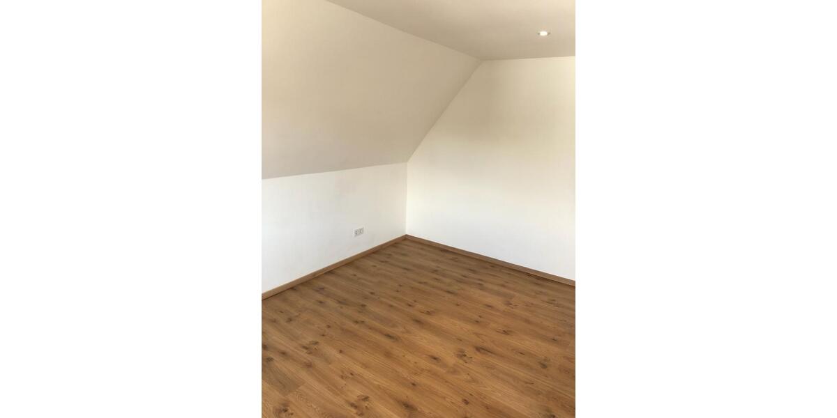 Dachgeschoßwohnung Karlsfeld - 2.5 Zimmer, 58 m&sup2;, 1.085&euro; | Angebot:26314002