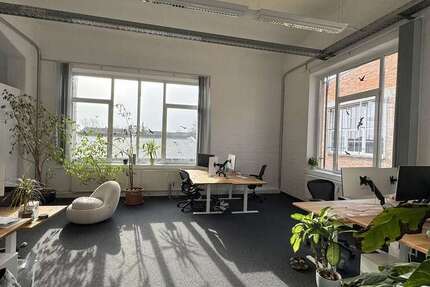 Büro in Augsburg 2.321,90 € 252.38 m² zimmer