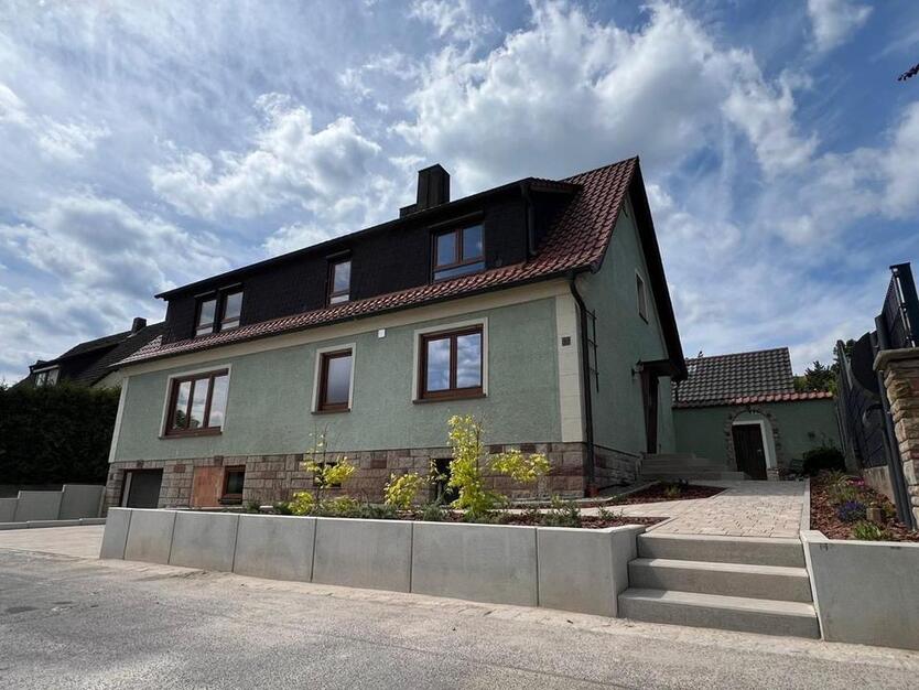 Wohnen in komplett renovierter 3-Zimmer-Wohnung mit Garten!