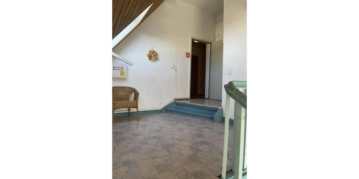 Dachgeschoßwohnung Herne - 9 Zimmer, 180 m&sup2;, 1.530&euro; | Angebot:26126975