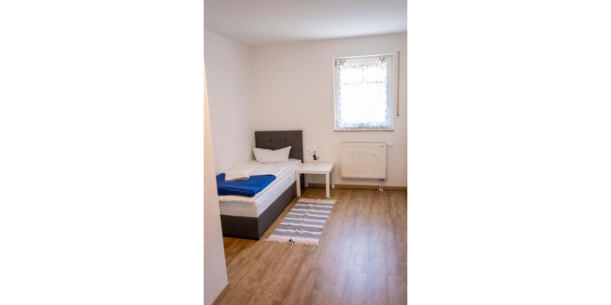 Wohnen auf Zeit Nittendorf - 3 Zimmer, 90 m&sup2;, 80&euro; | Angebot:10693688
