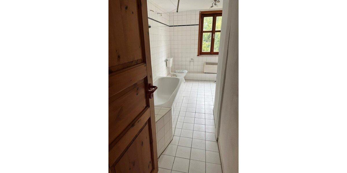 Etagenwohnung Lohfelden - 3 Zimmer, 86 m&sup2;, 860&euro; | Angebot:26663702