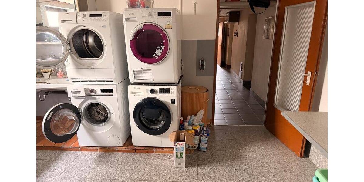 Etagenwohnung Neumarkt in der Oberpfalz Altenhof - 4 Zimmer, 107 m&sup2;, 1.350&euro; | Angebot:26384489
