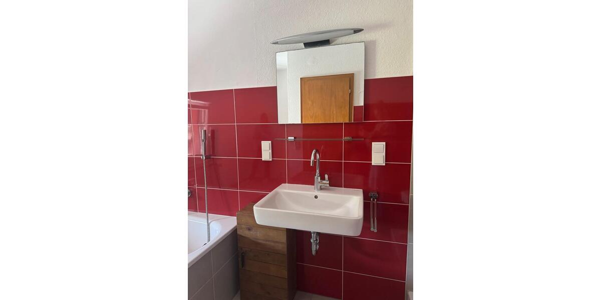 Etagenwohnung Engelskirchen - 5 Zimmer, 90 m&sup2;, 90&euro; | Angebot:26517422