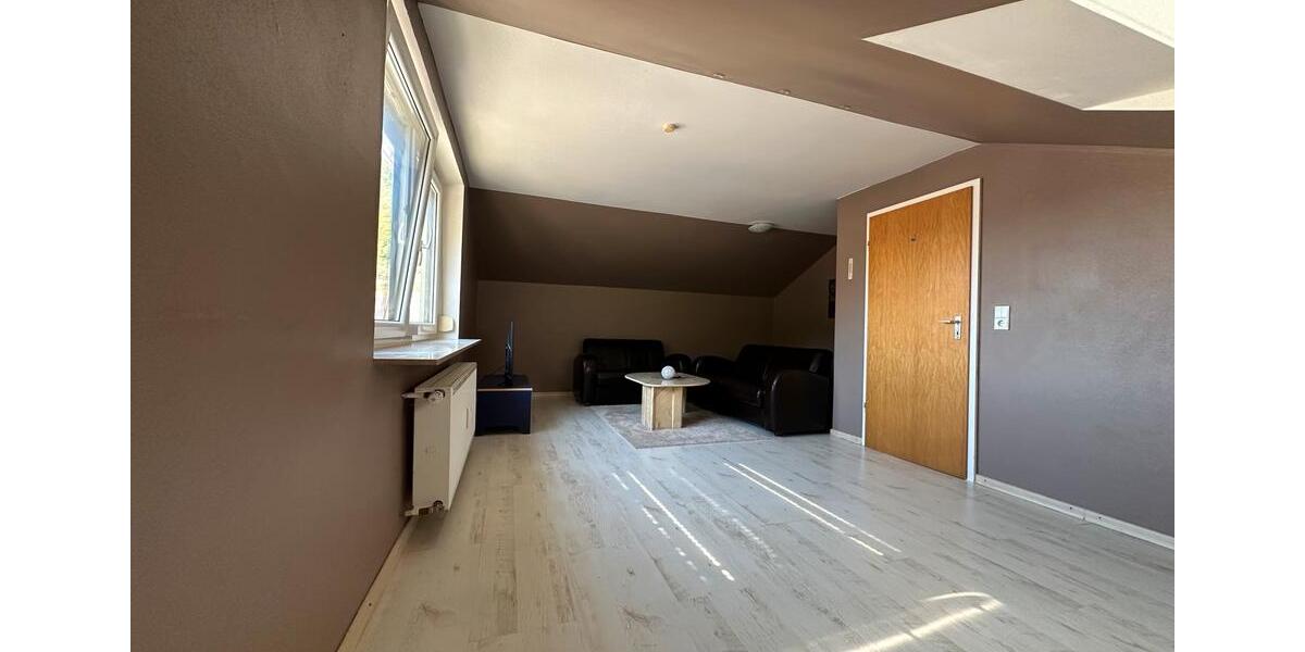 Dachgeschoßwohnung Lichtenstein - 3 Zimmer, 68 m&sup2;, 840&euro; | Angebot:26368802