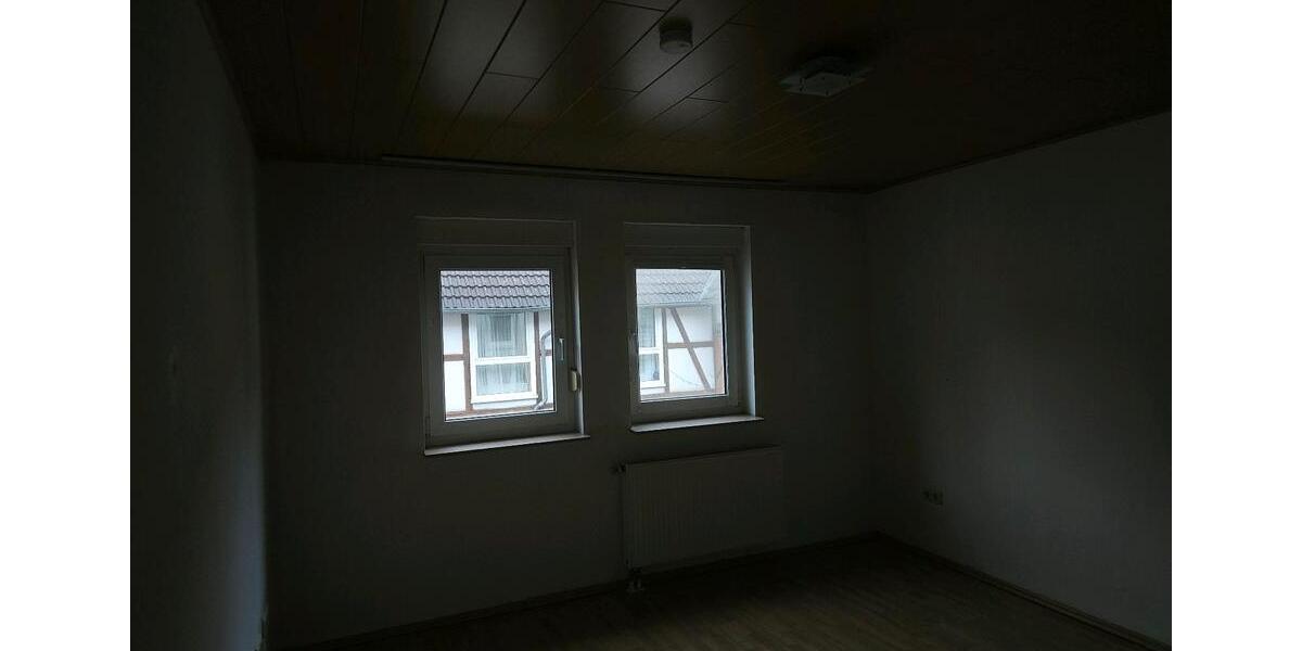 Etagenwohnung Volkmarsen - 4 Zimmer, 96 m&sup2;, 700&euro; | Angebot:26533047