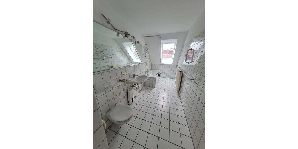 Etagenwohnung Hannover Linden-Limmer - 2 Zimmer, 77 m&sup2;, 663&euro; | Angebot:26349693