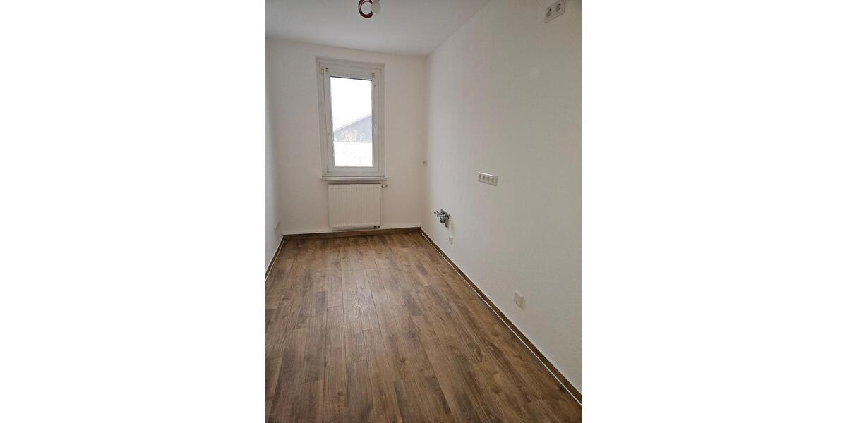 Etagenwohnung Dippoldiswalde - 3 Zimmer, 61 m&sup2;, 430&euro; | Angebot:24891374