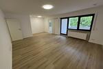 Kernsanierte 2,5-Zi-Wohnung mit EBK, Balkon und Garage