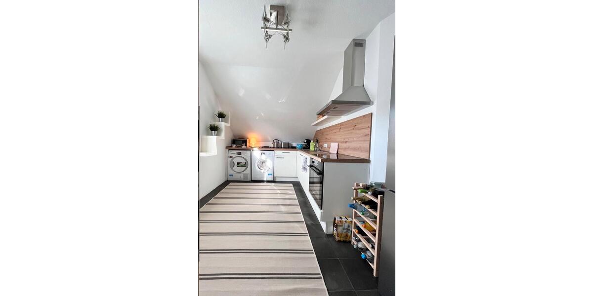 Dachgeschoßwohnung Wiehl - 3 Zimmer, 81 m&sup2;, 750&euro; | Angebot:25158354