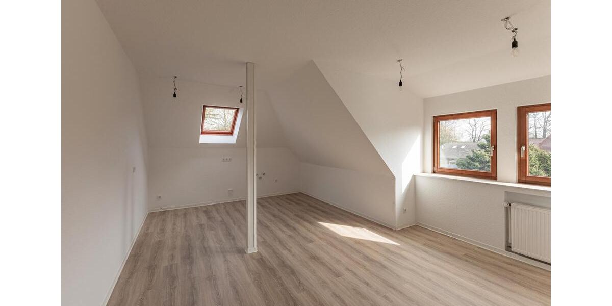 Dachgeschoßwohnung Varel - 4 Zimmer, 110 m&sup2;, 840&euro; | Angebot:24872814