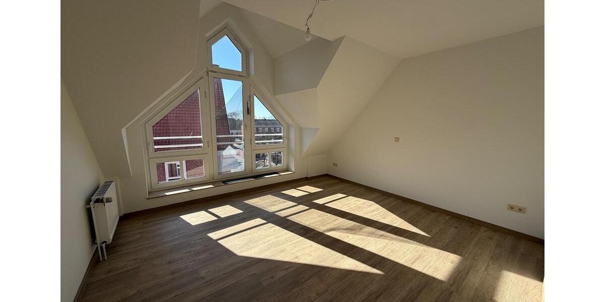 Dachgeschoßwohnung Stade - 2 Zimmer, 63 m&sup2;, 700&euro; | Angebot:25631316