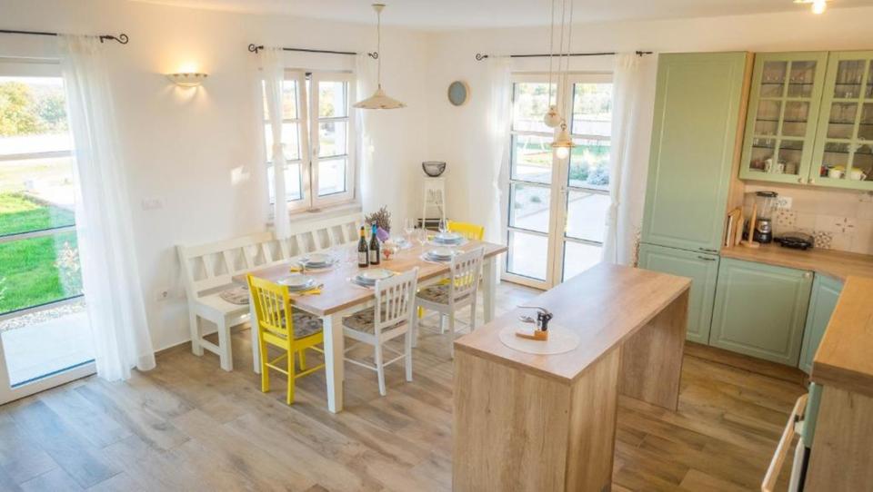 Villa München Altstadt-Lehel - 3 Zimmer, 110 m&sup2;, 1.190&euro; | Angebot:25922541