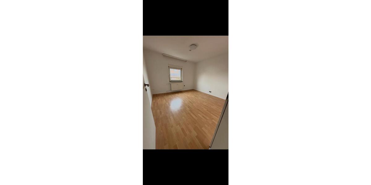 Renovierte 5-Zimmer-Wohnung zu vermieten 5 zimmer