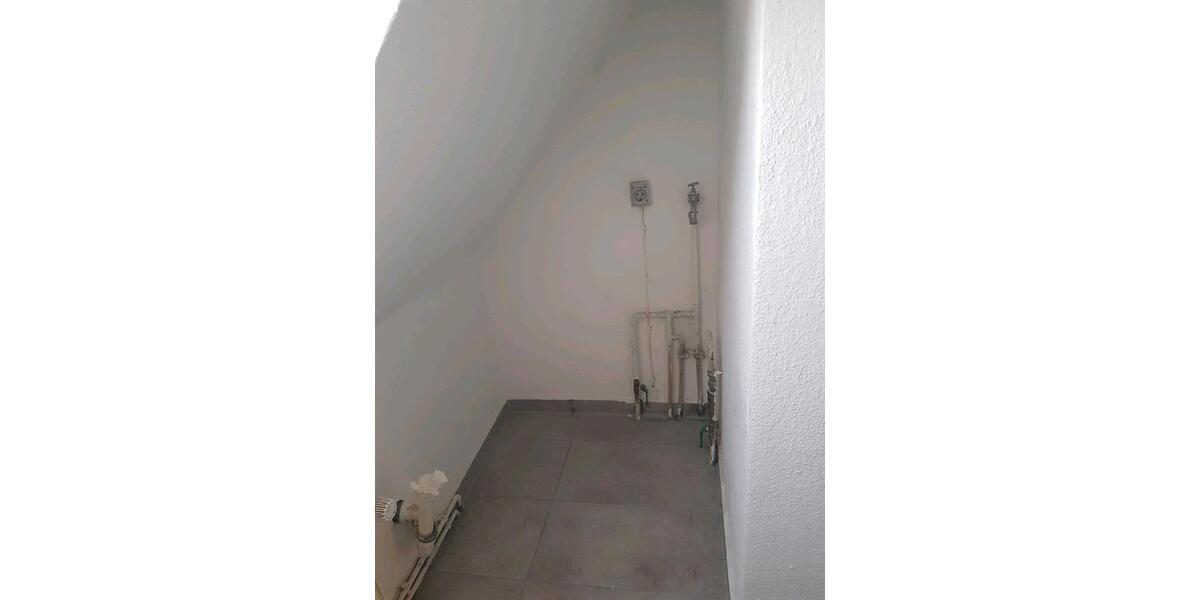 Dachgeschoßwohnung Bergen - 5 Zimmer, 100 m&sup2;, 700&euro; | Angebot:24550244