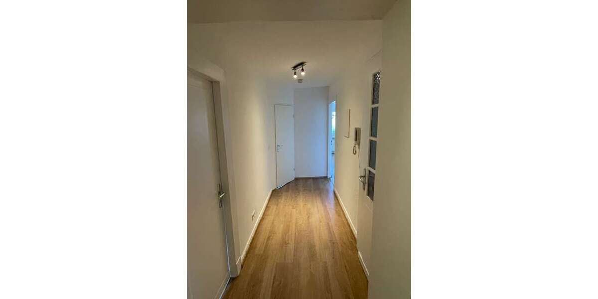 Wohnung zum Mieten in Wuppertal 650 € 90.07 m² 4 zimmer