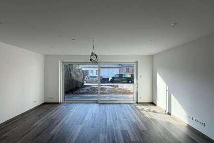 Haus Straubing - 4 Zimmer, 125 m&sup2;, 1.300&euro; | Angebot:26740348