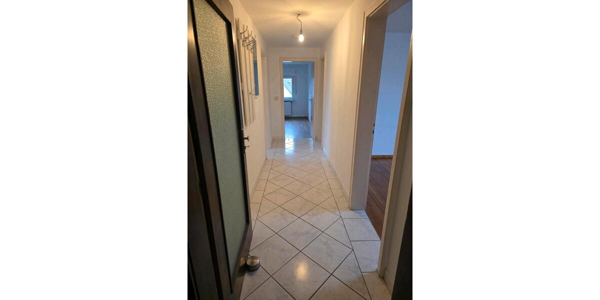 Dachgeschoßwohnung Baden-Baden Baden - 3 Zimmer, 80 m&sup2;, 1.000&euro; | Angebot:24757317