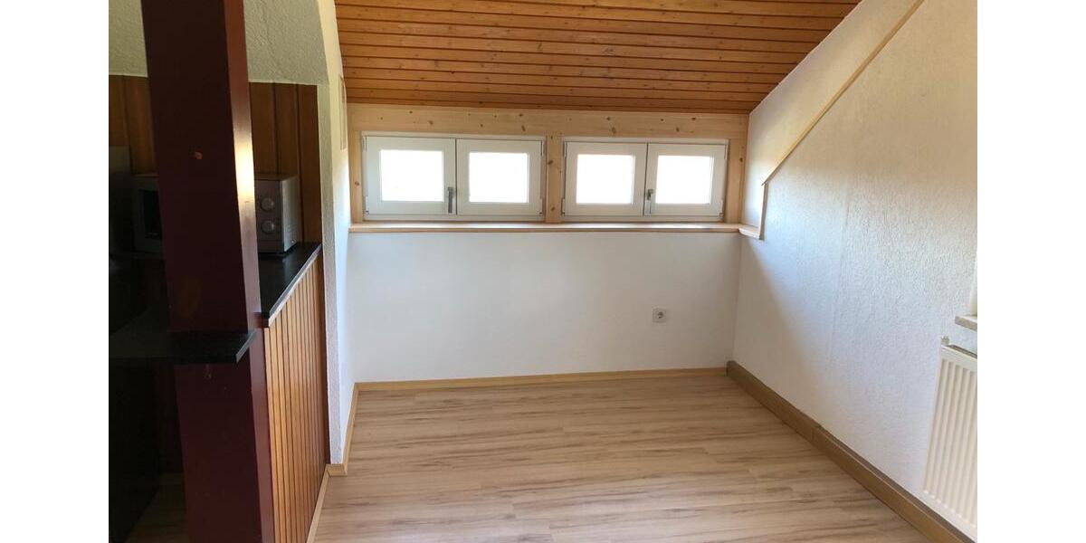 Dachgeschoßwohnung Deggendorf - 3.5 Zimmer, 95 m&sup2;, 815&euro; | Angebot:26381488