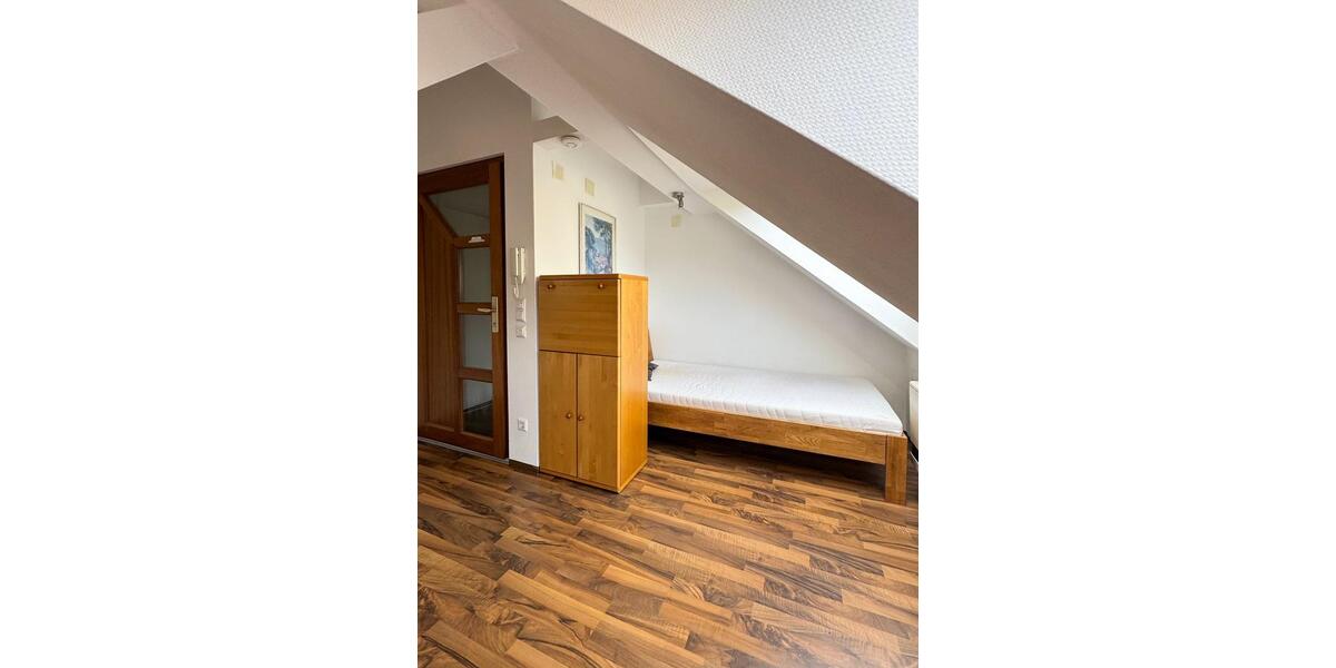 Dachgeschoßwohnung Calw - 1.5 Zimmer, 33 m&sup2;, 600&euro; | Angebot:23906772
