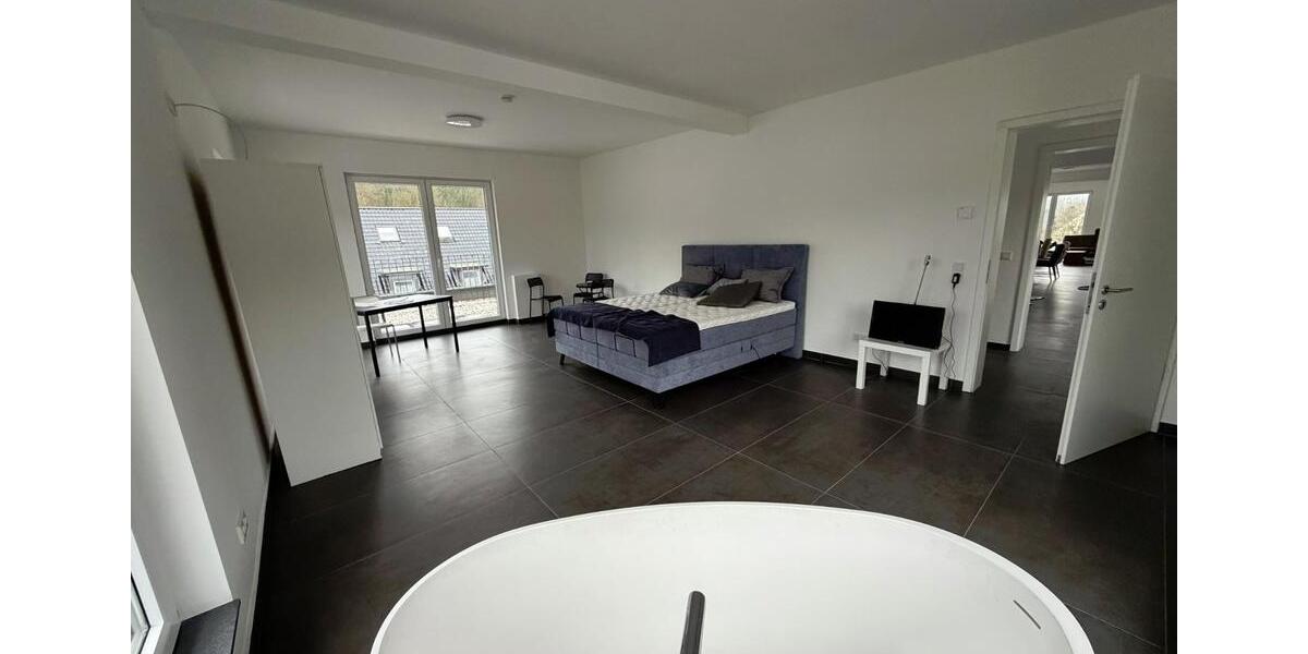 Einfamilienhaus Gummersbach Berstig Süd - 2 Zimmer, 200 m&sup2;, 1.720&euro; | Angebot:25646834