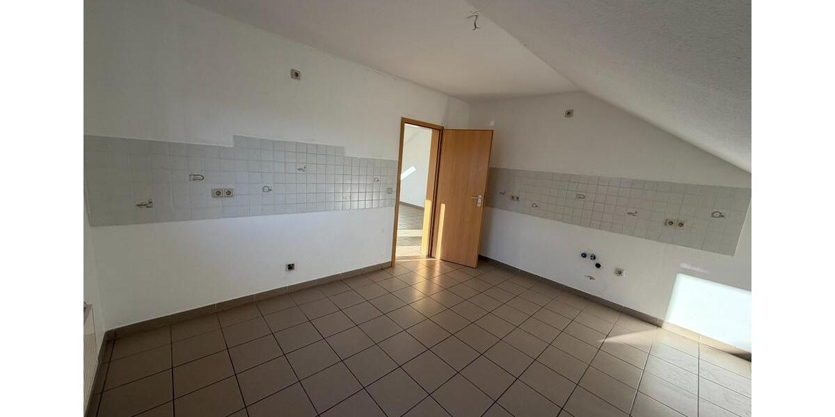 Dachgeschoßwohnung Püttlingen - 4 Zimmer, 75 m&sup2;, 690&euro; | Angebot:24476334