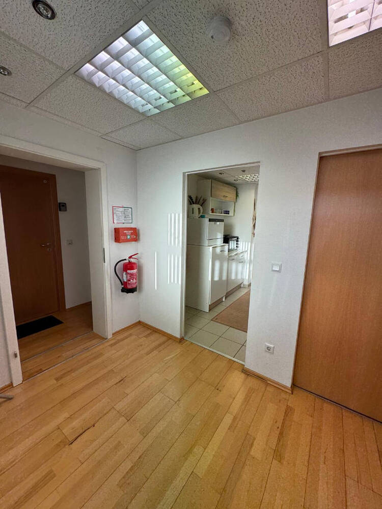 2 möblierte Büroräume (je 12?m²) in Saarbrücken - All-in-Miete