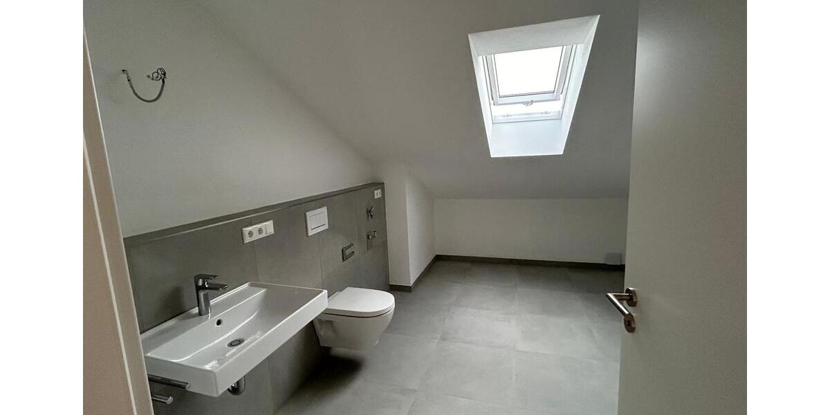 Dachgeschoßwohnung Langquaid - 3 Zimmer, 85 m&sup2;, 950&euro; | Angebot:26441002