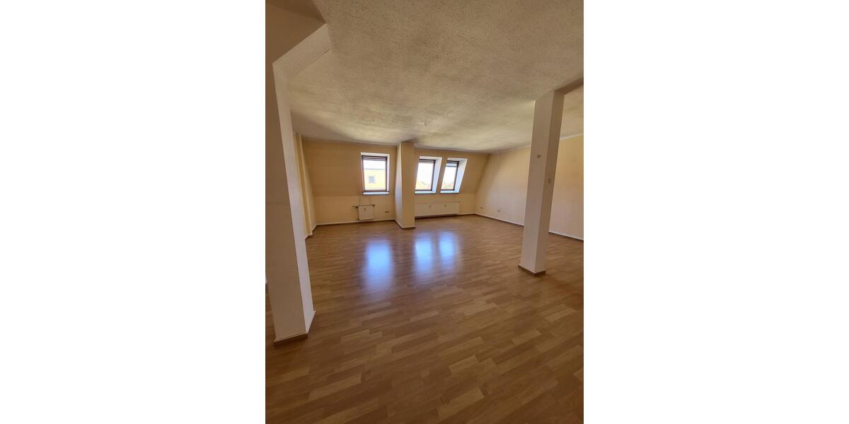 Dachgeschoßwohnung Magdeburg Neue Neustadt - 3 Zimmer, 134 m&sup2;, 1.000&euro; | Angebot:22040083