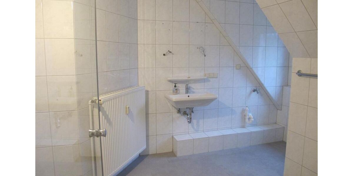 Dachgeschoßwohnung Gelsenkirchen - 3.5 Zimmer, 89 m&sup2;, 844&euro; | Angebot:24704179