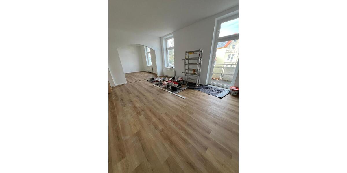 Zentrale, helle 4-Zi-Whg mit Balkon - Erstbezug nach Sanierung! 4 zimmer