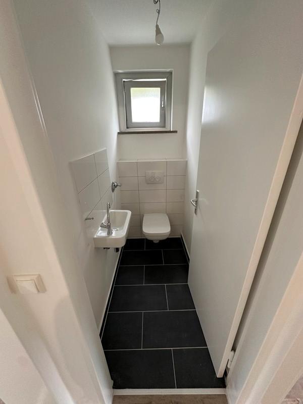 EG 5 Zimmer ab sofort (frisch saniert) zimmer