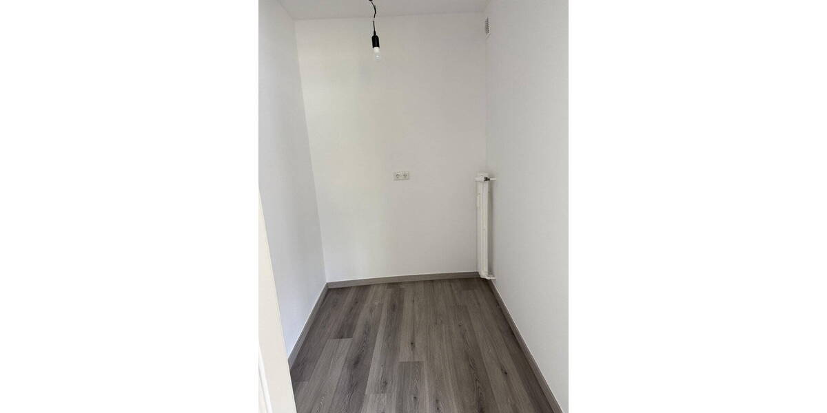 Etagenwohnung Düsseldorf Oberkassel - 2 Zimmer, 72 m&sup2;, 1.051&euro; | Angebot:26329682
