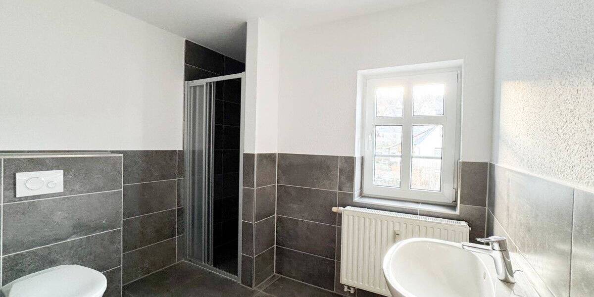 Großzügige, komplett sanierte 5-Raum-Wohnung mit zwei Bädern in Gornsdorf!! 5 zimmer